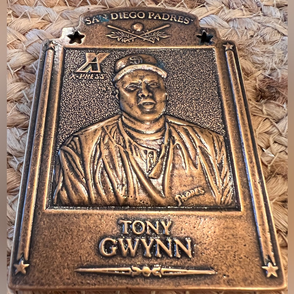 Tony Gwynn metal baseball card